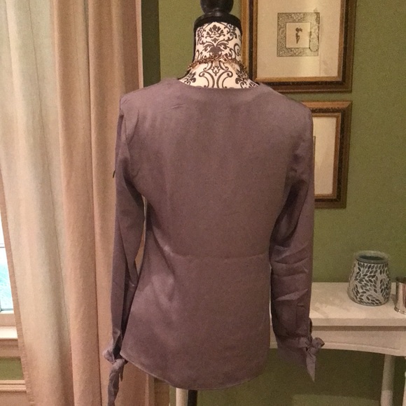 Banana republic blouse with tie sleeves - Picture 7 of 8